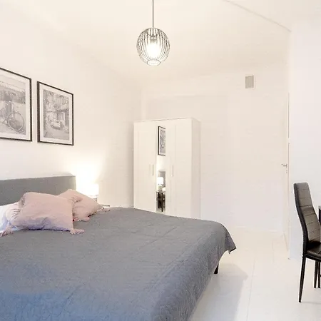 Glow Apartments, Srodmiescie